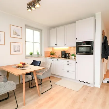 Oewern Diek App 11 فاستروم