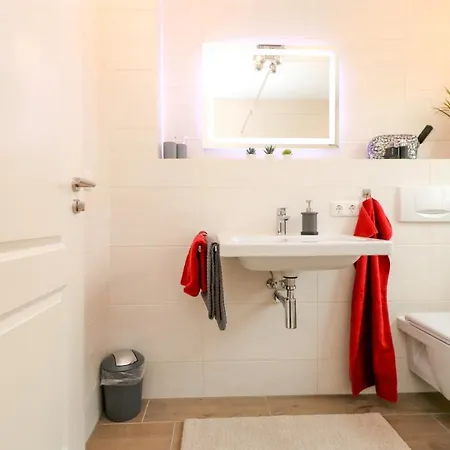 Oewern Diek App 11 فاستروم